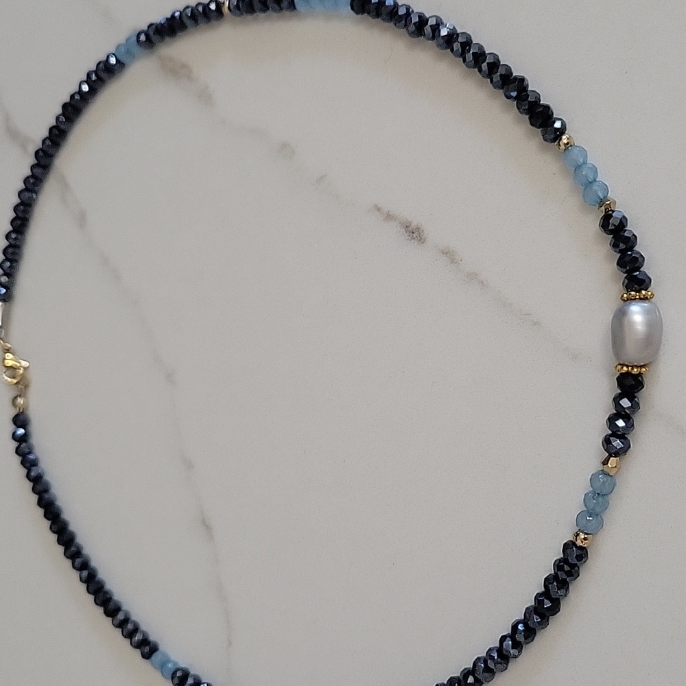 Elegant Navy Blue Beaded Necklace With a Freshwater Pearl.